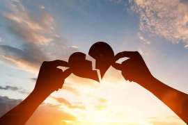 标题：到底该不该找情感挽回机构